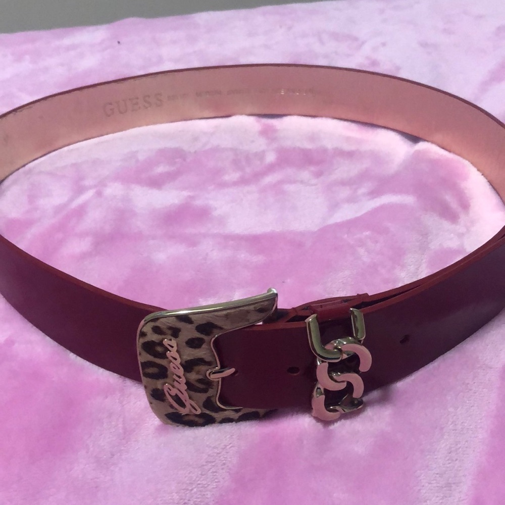 COPY - • 1 ½” wide. Buckle closure